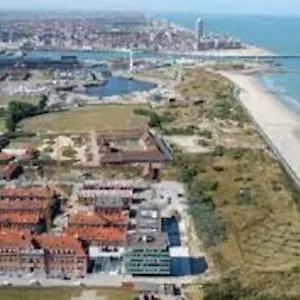 Hedendaags, Verzorgd Op Unieke Locatie Appartement